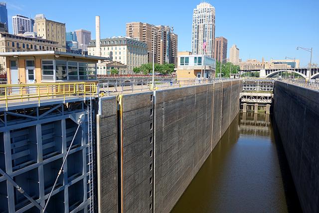 In possible sign of things to come, National Park Service again offers tours at St. Anthony Falls lock